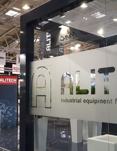 734e8904-5a99-4bec-a022-b3c3ec70f15f